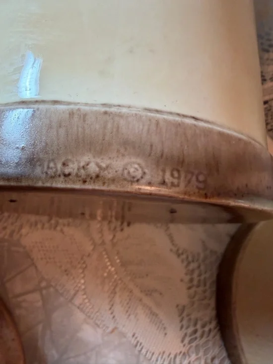 Pristine 1979 Macky Molds Vintage Butterfly Canisters -Set of 2 (Large & Medium) - Picture 15 of 15